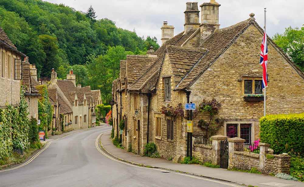 Coach Holidays & Trips to the Cotswolds